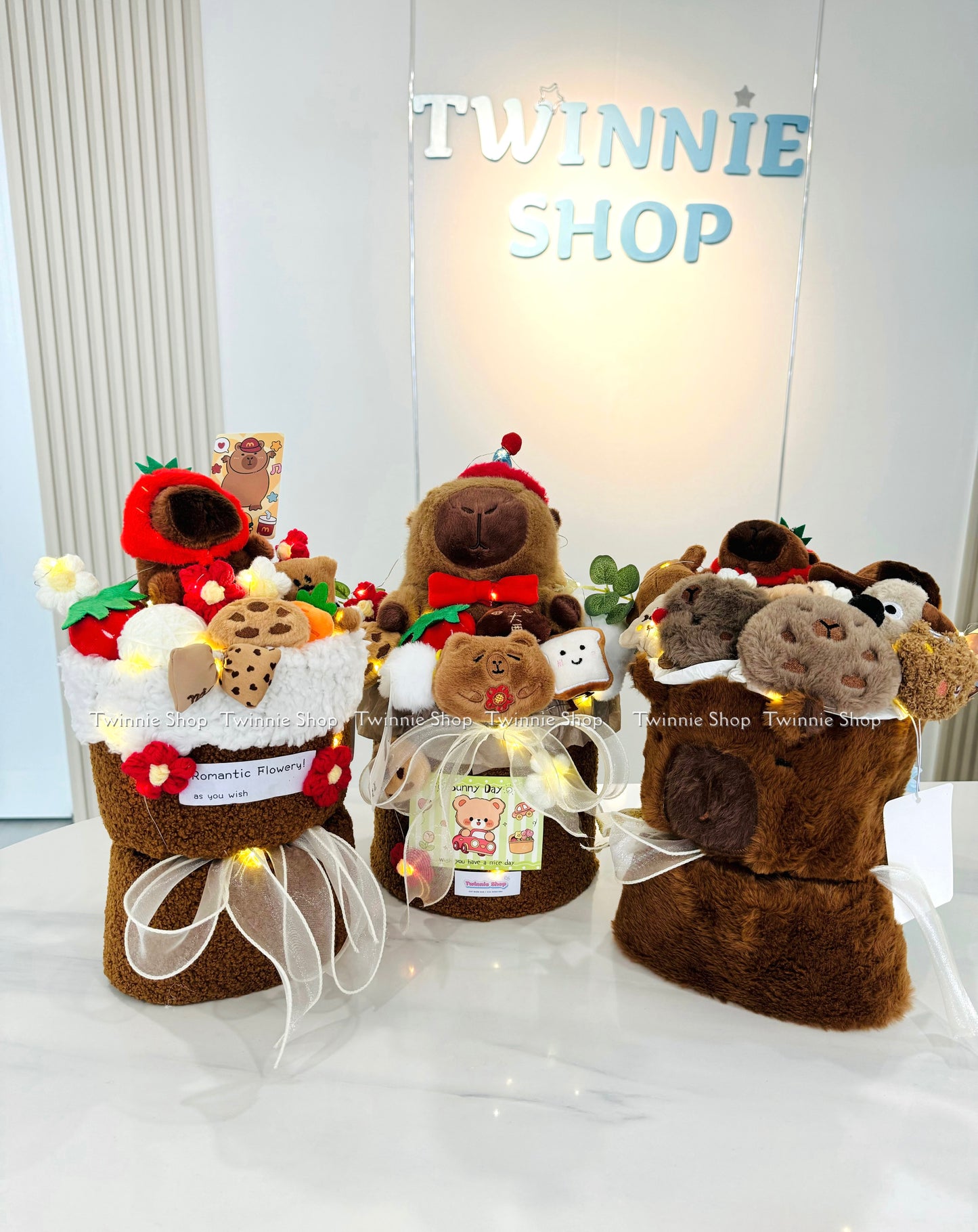 FW | Capybara flower bunch
