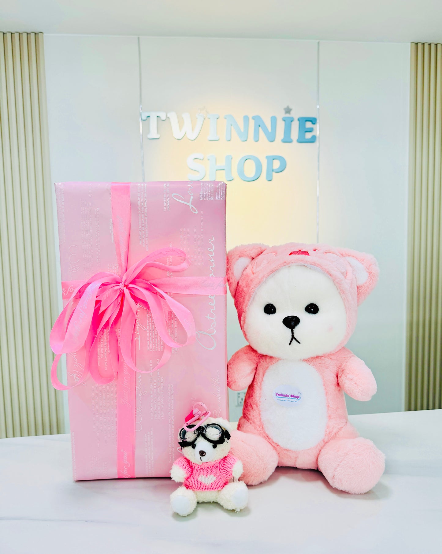 GW | Pink bear gift wrapping