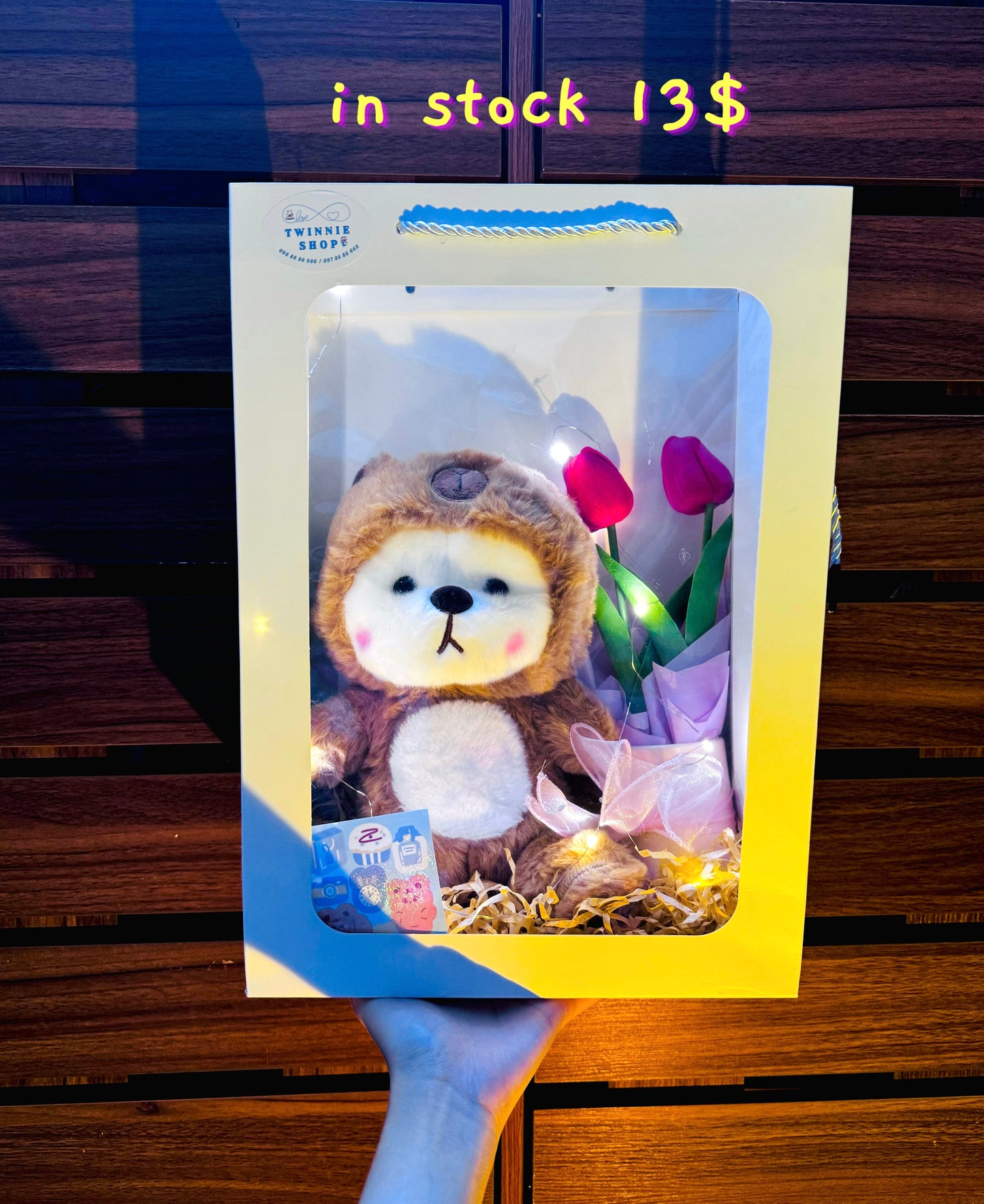 SRBFW | Brown capaybara bear flower bag