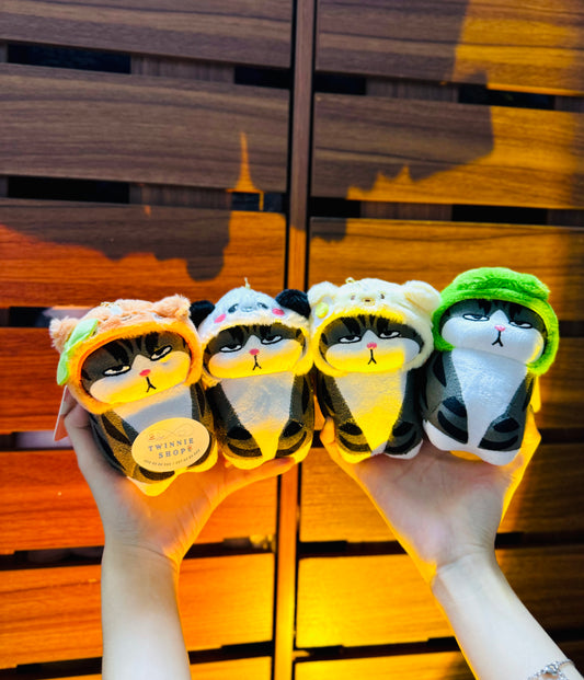 KEY | Moody cat keychain