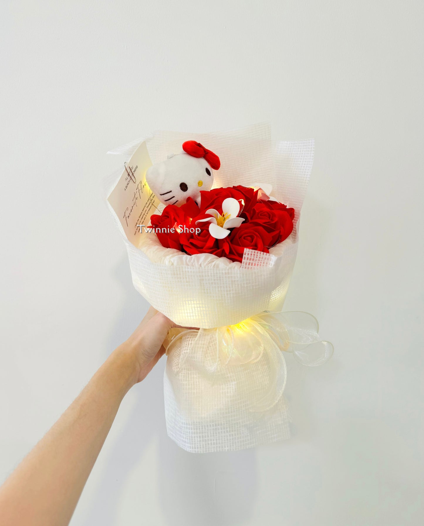 FW | Kitty red rose bunch