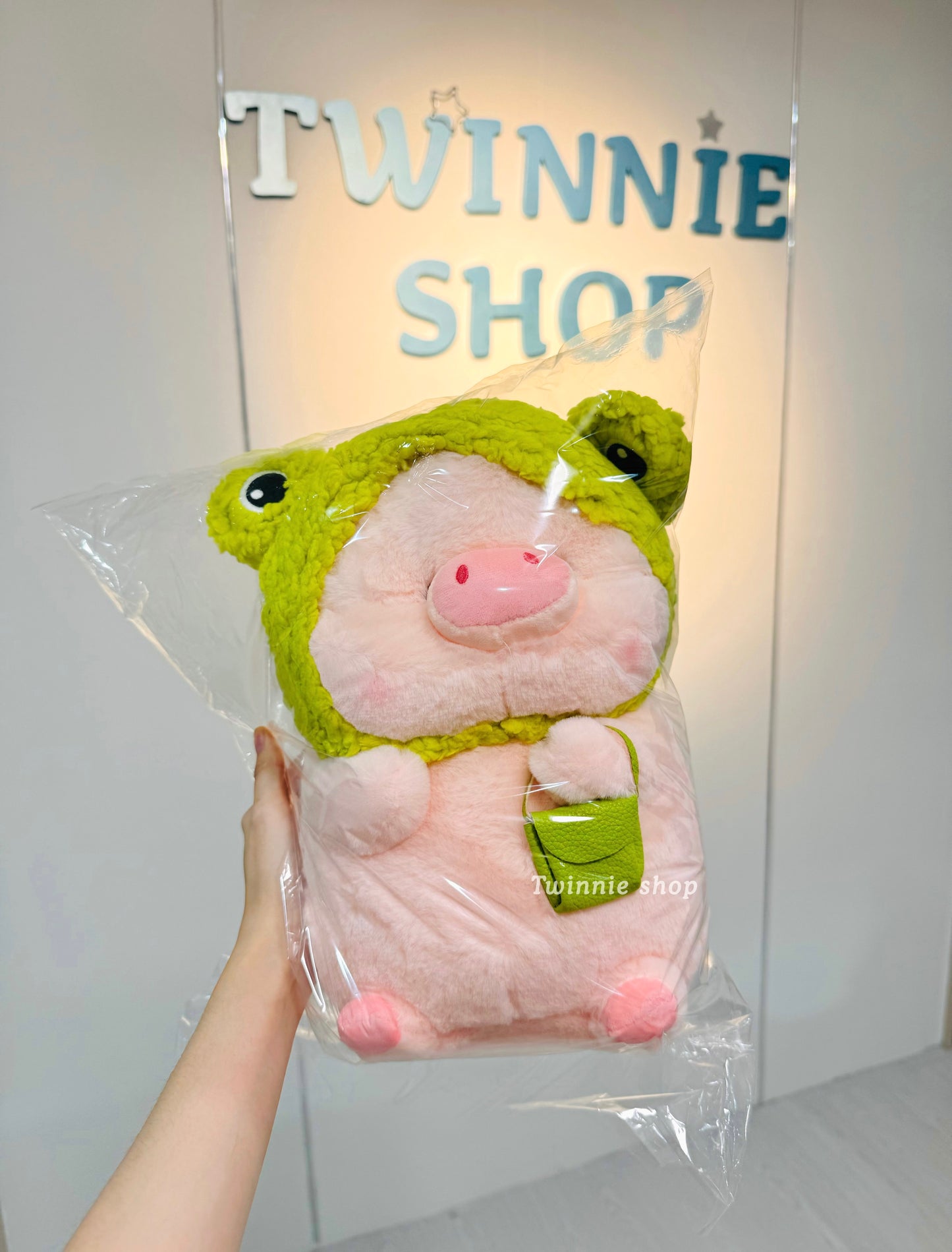 BT | Girly pig