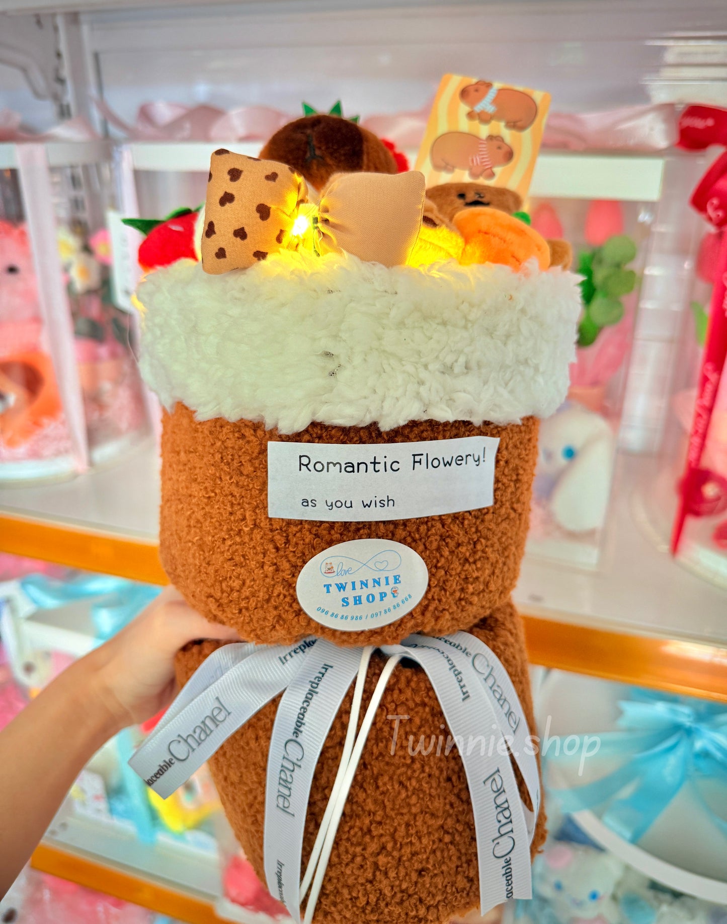 FW | Capybara flower bunch
