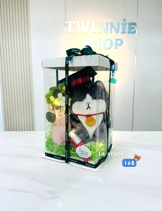 GRA | Cat graduate square box