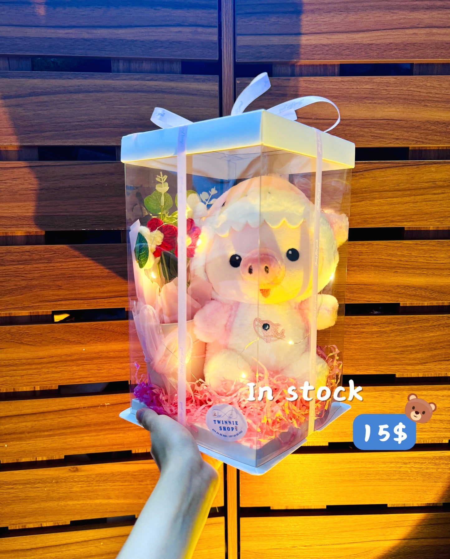 SRBFW | shark pig flower gift box
