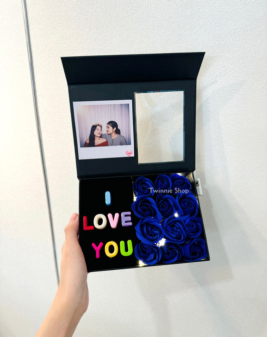 FWB | Blue rose photo name box