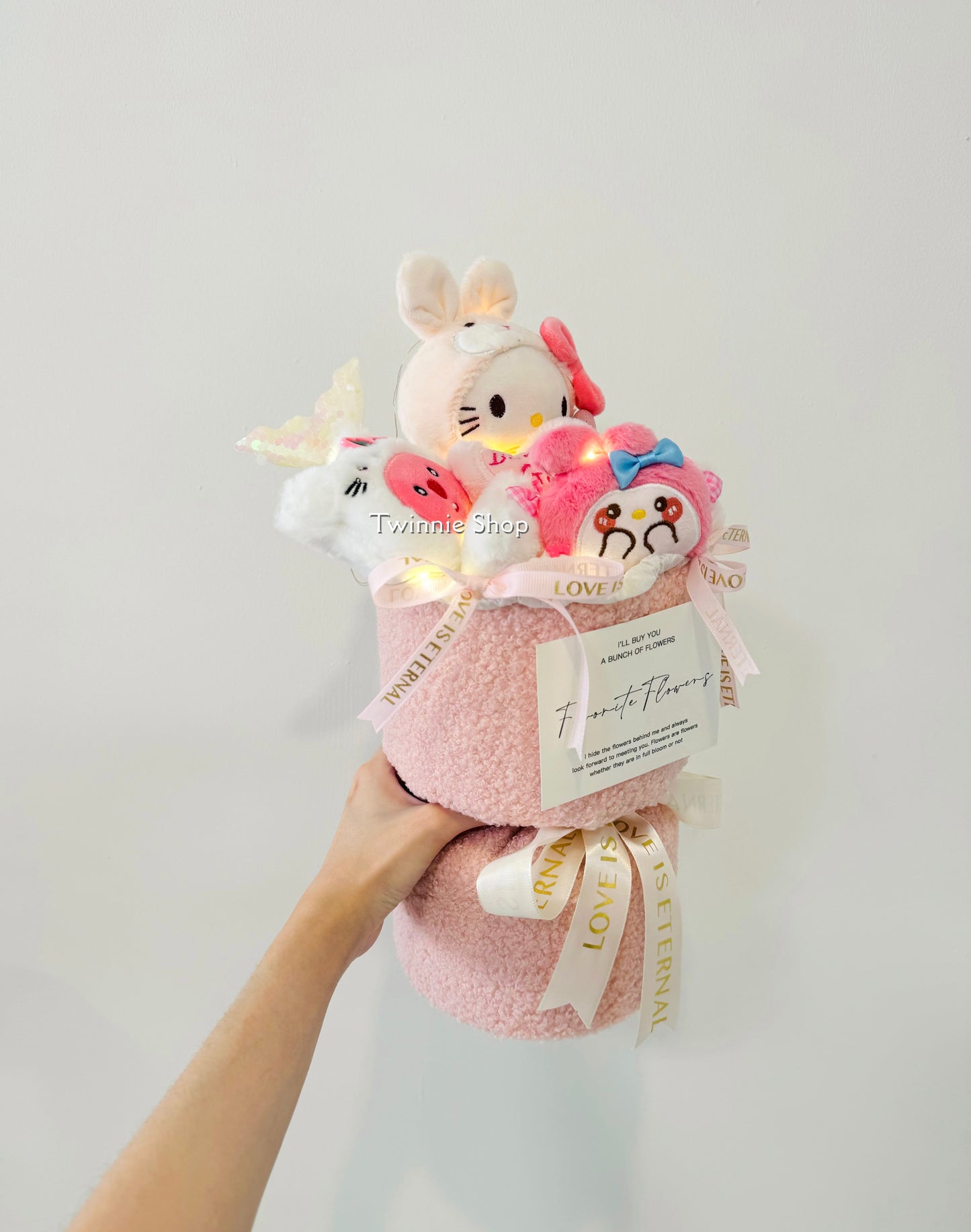 FW | Pink kitty flower bunch
