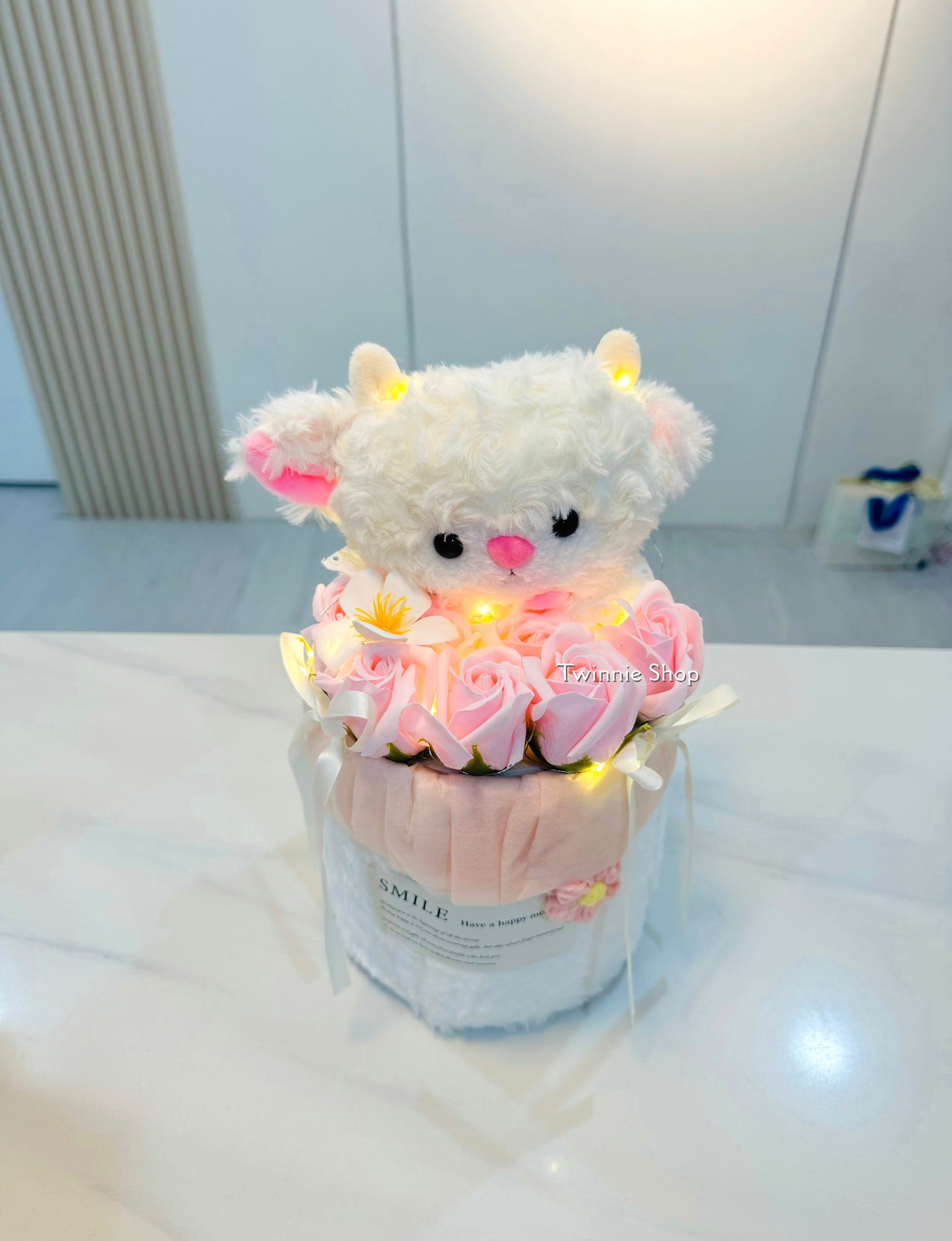 FW | Sheep rose bucket