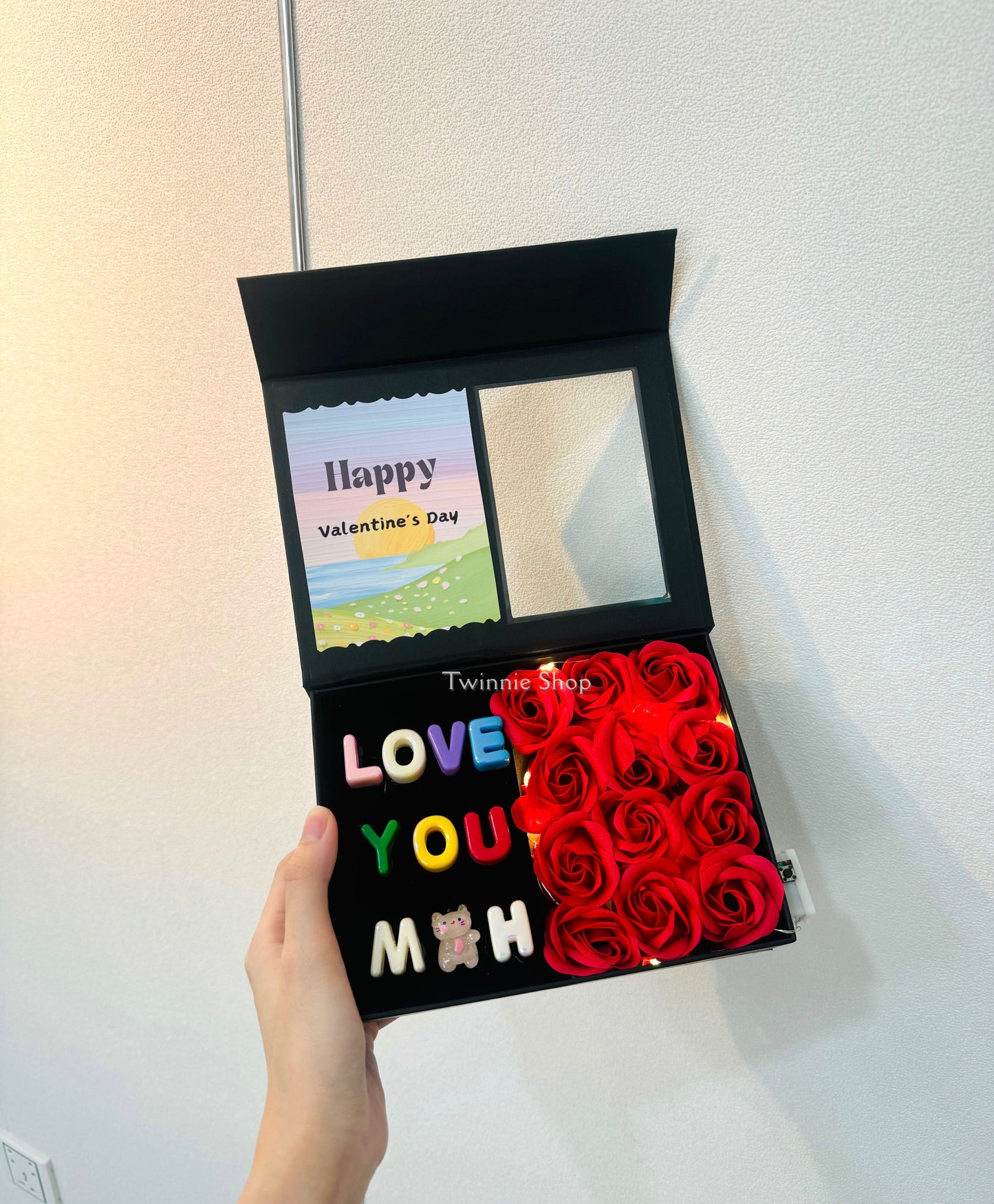 FWB | Red rose photo name box