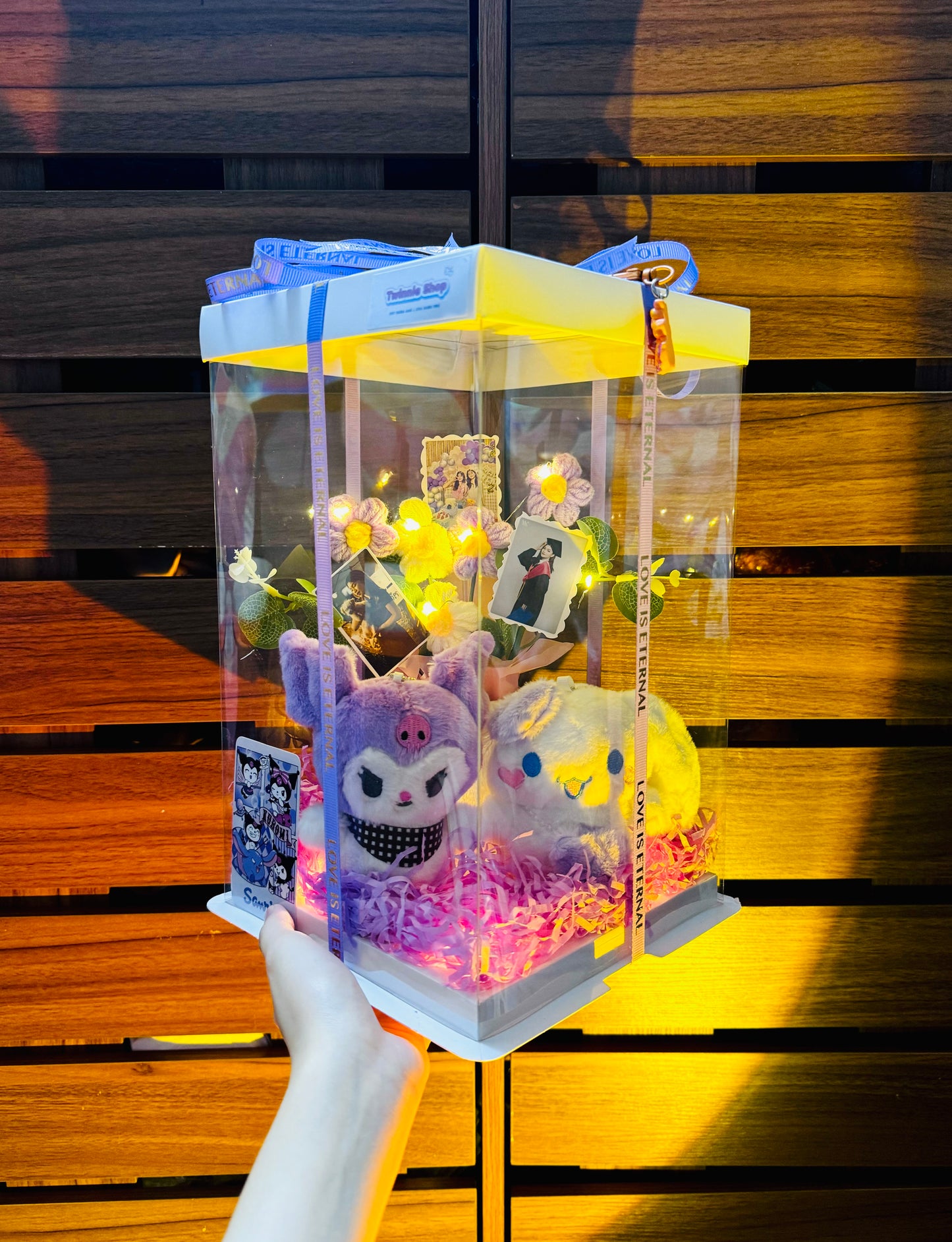 KCB | Sanrio couple photo flower box