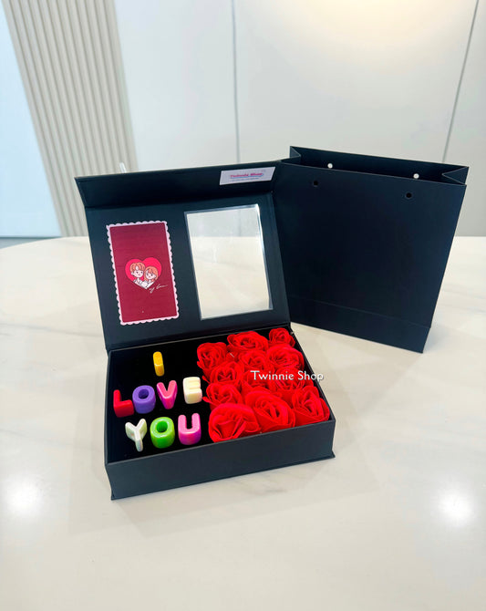 FWB | Red rose photo name box