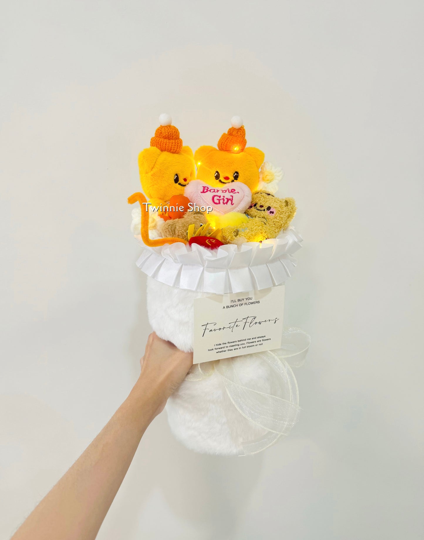 FW | Butterbear white flower bunch