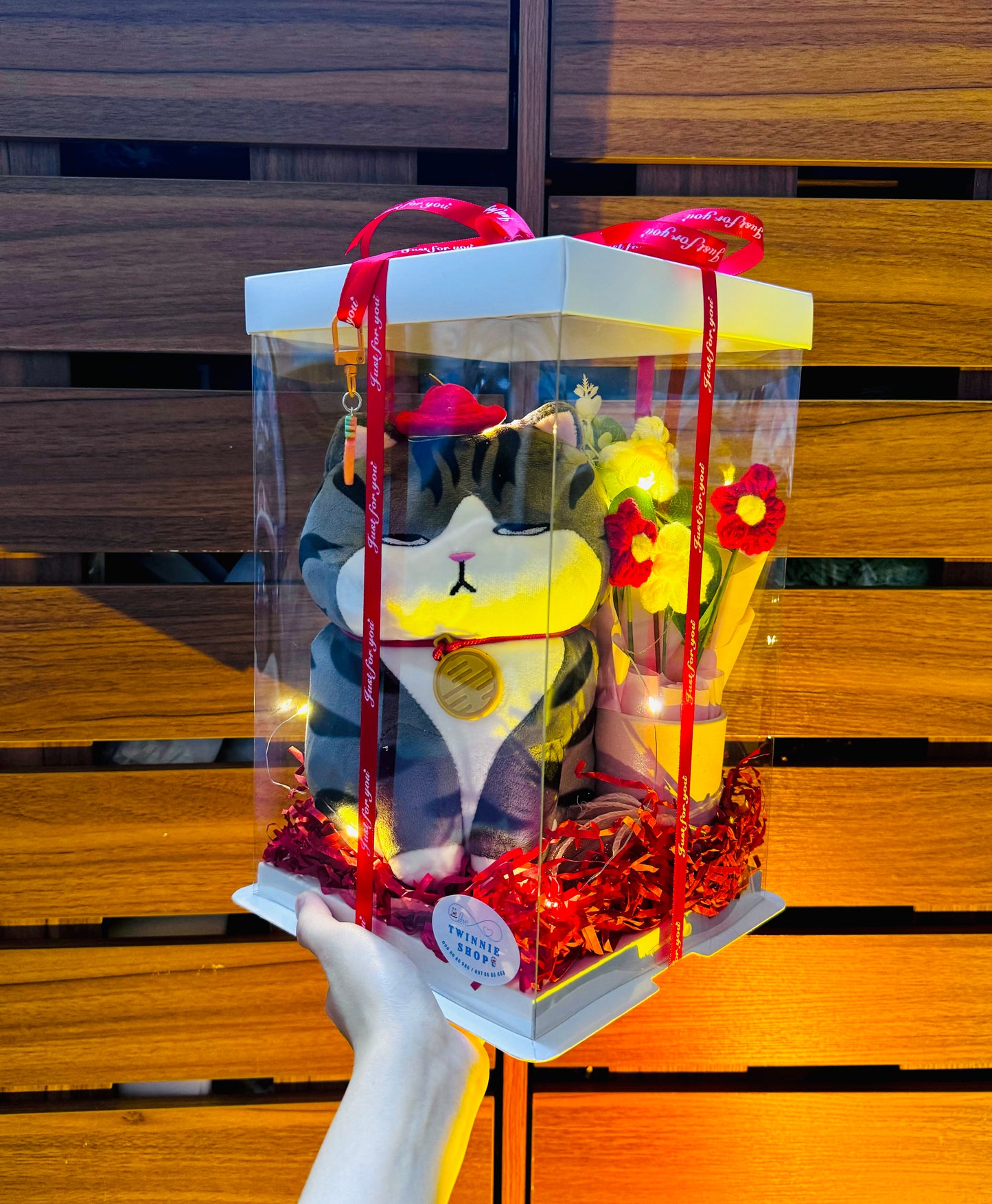 SRBFW | Moody cat flower gift box