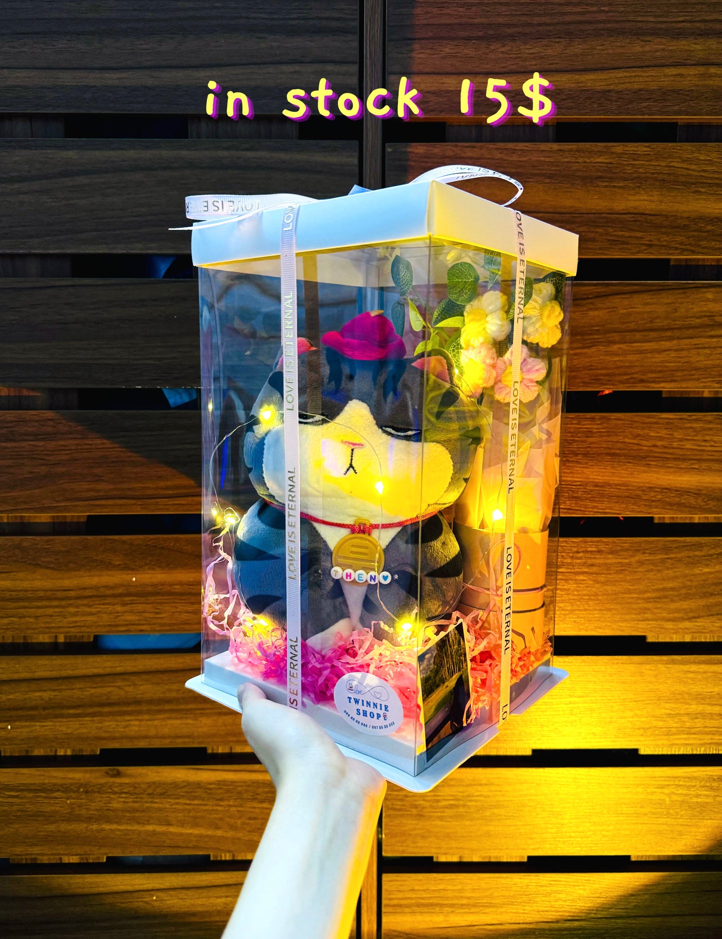 SRBFW | Moody cat flower gift box