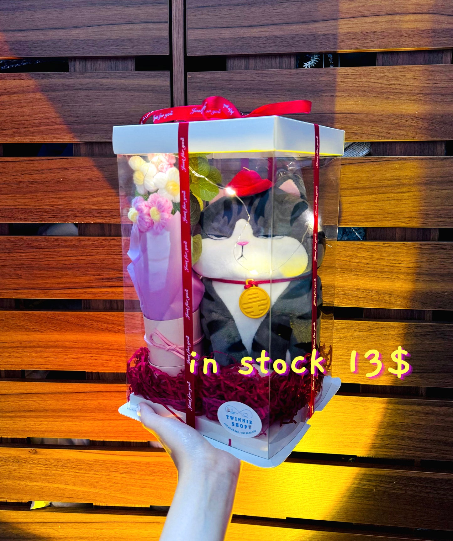 SRBFW | Moody cat flower gift box