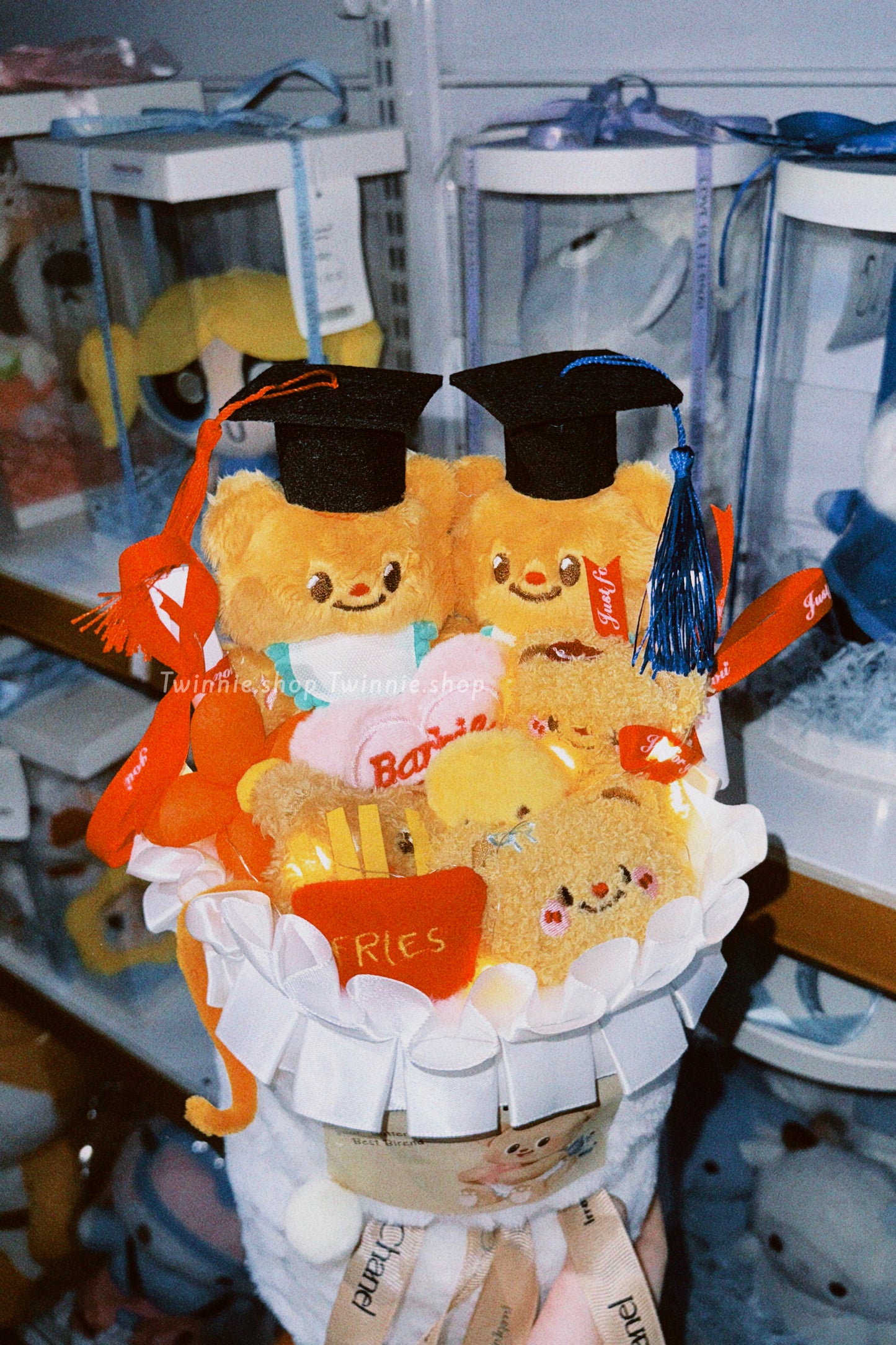 FW | Butterbear graduate flower