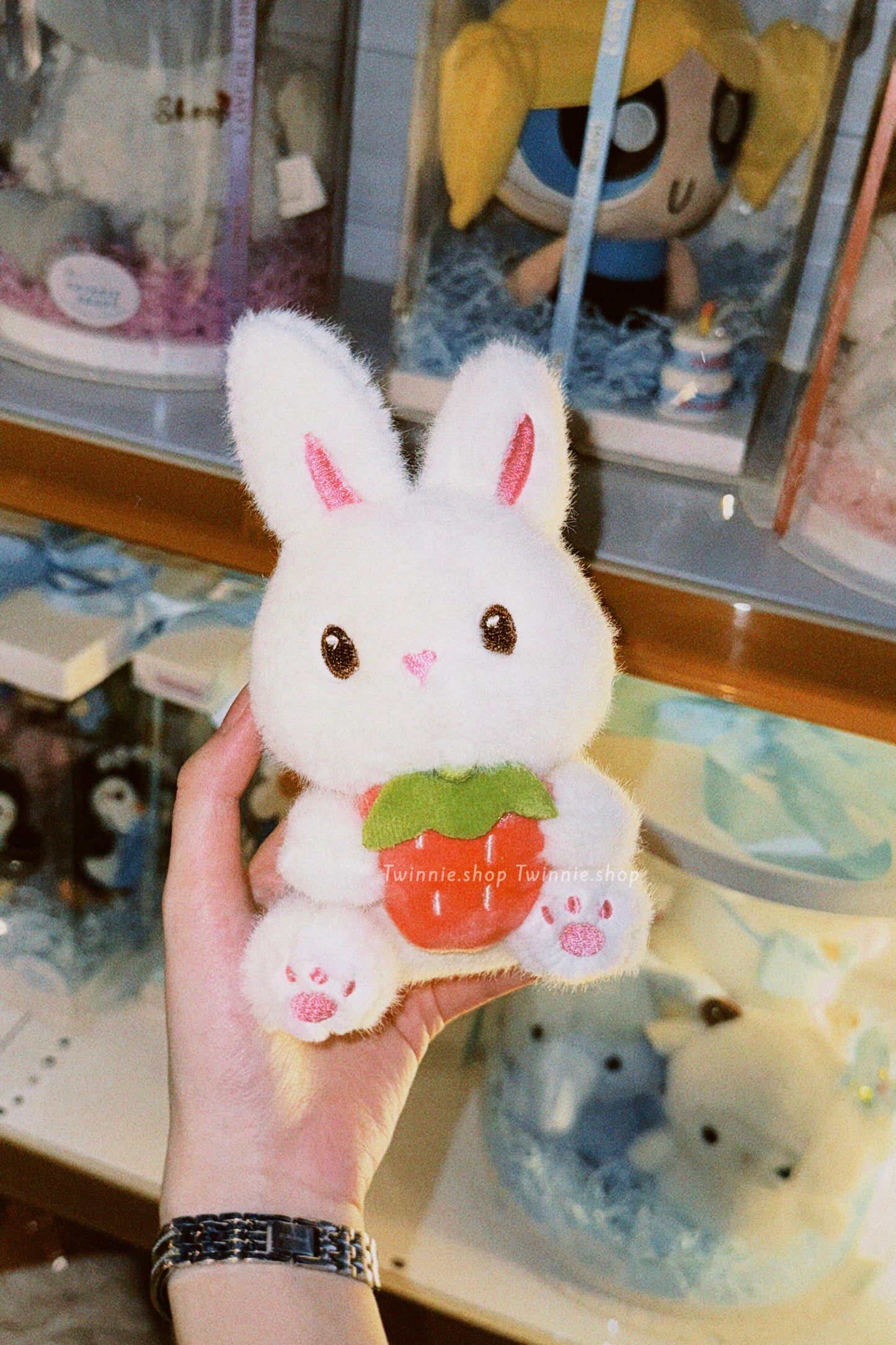 KEY | Strawberry bunny keychain