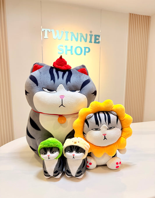 BT | Moody cat family