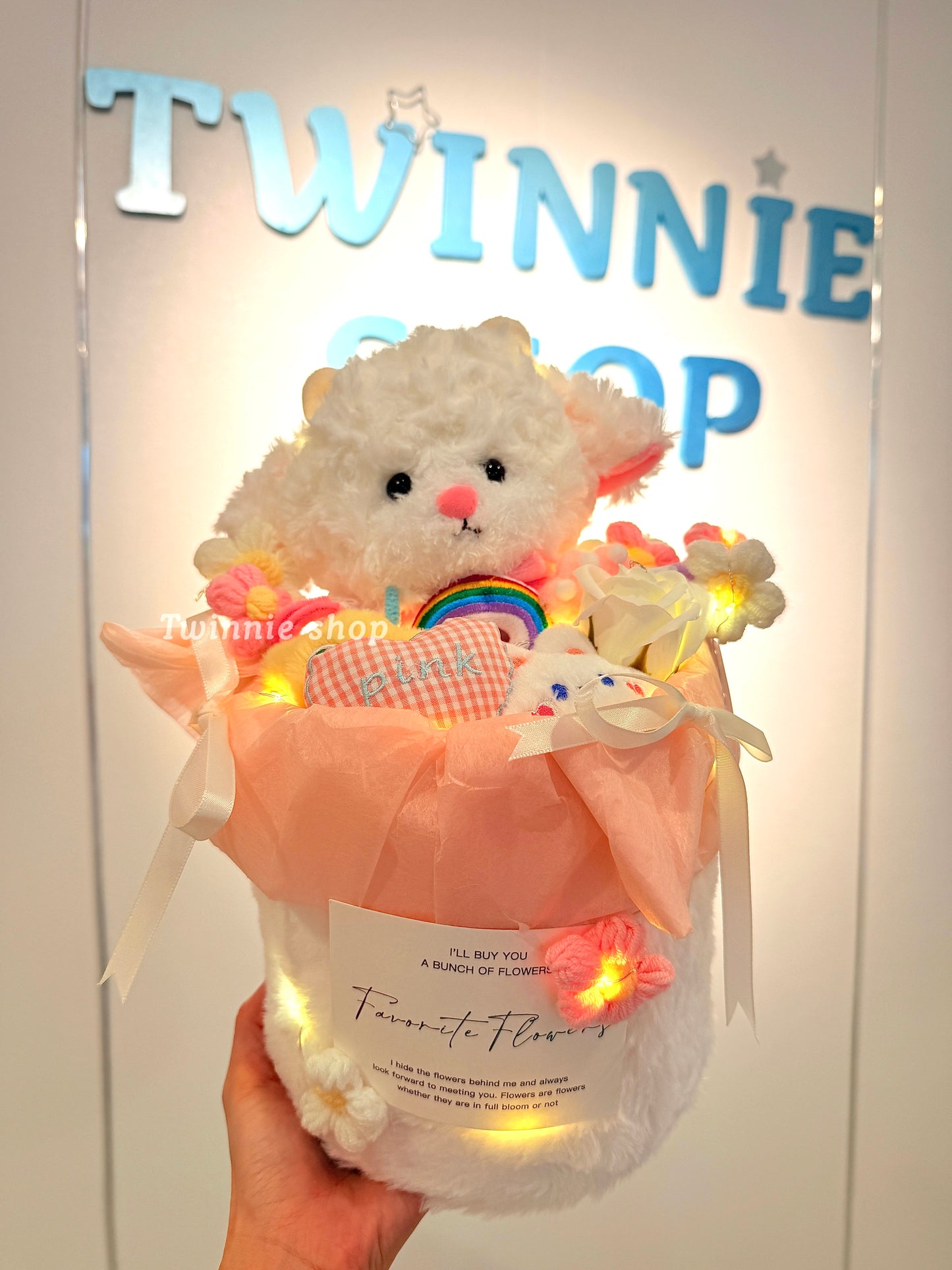 FW | White sheep flower bucket