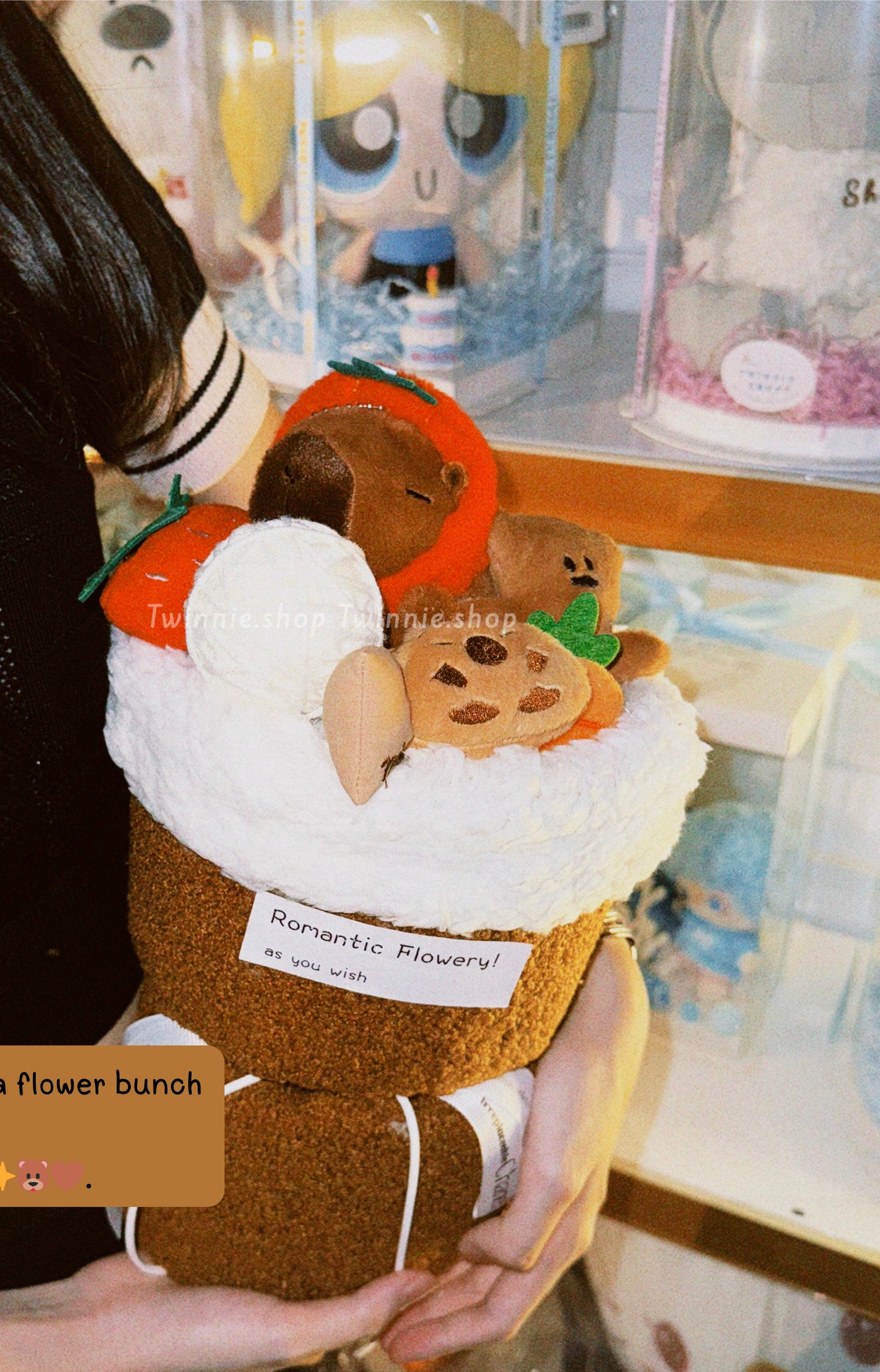 FW | Capybara flower bunch