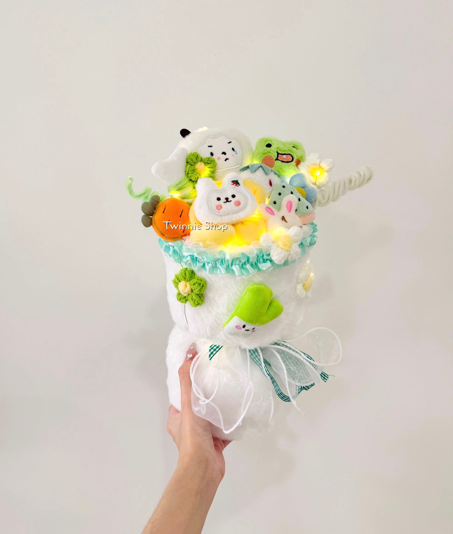 FW | White green sheep bunch