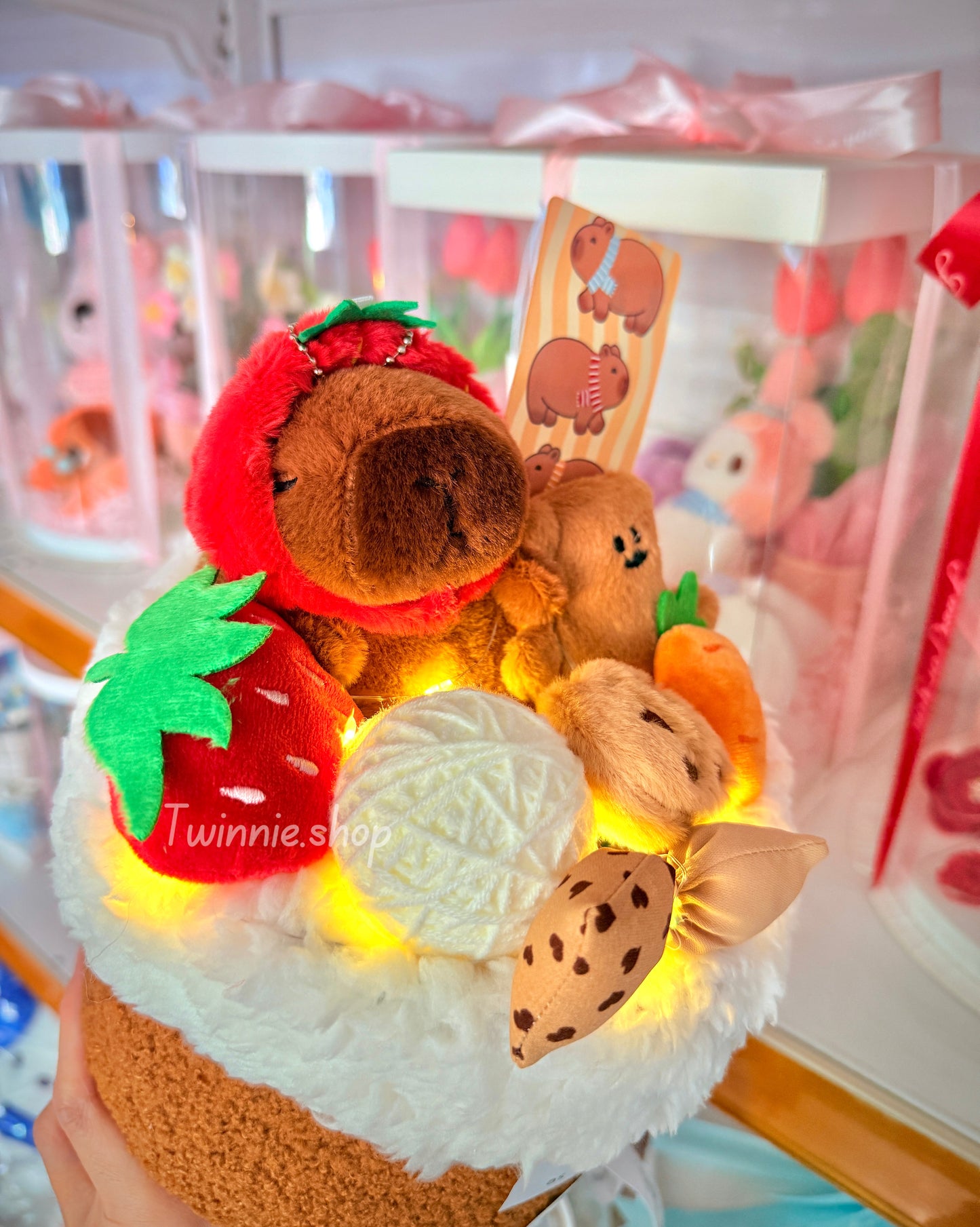 FW | Capybara flower bunch