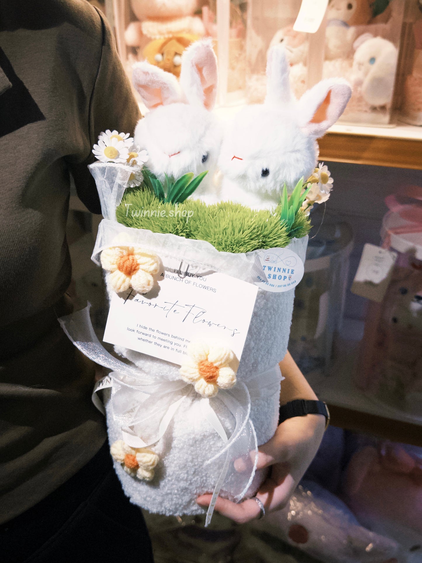 FW | Rabbit couple flower bunch