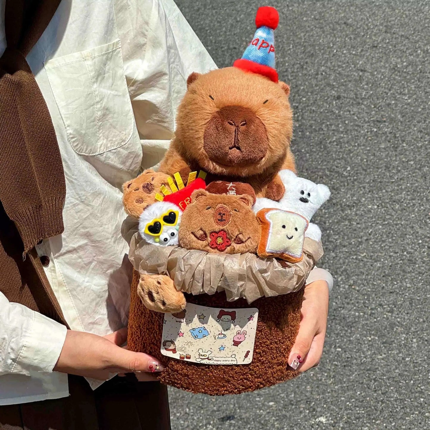 FW | Capybara birthday flower bunch