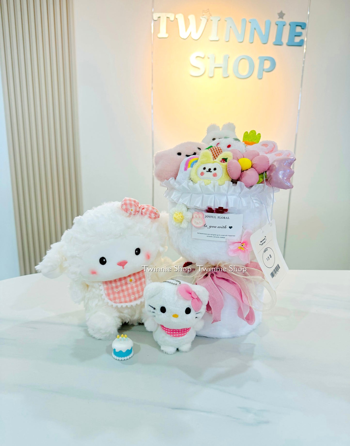 TDFW | White pink plushie flower