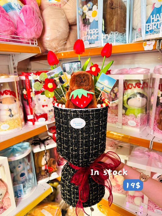 FW | Capybara keychain photo flower bunch