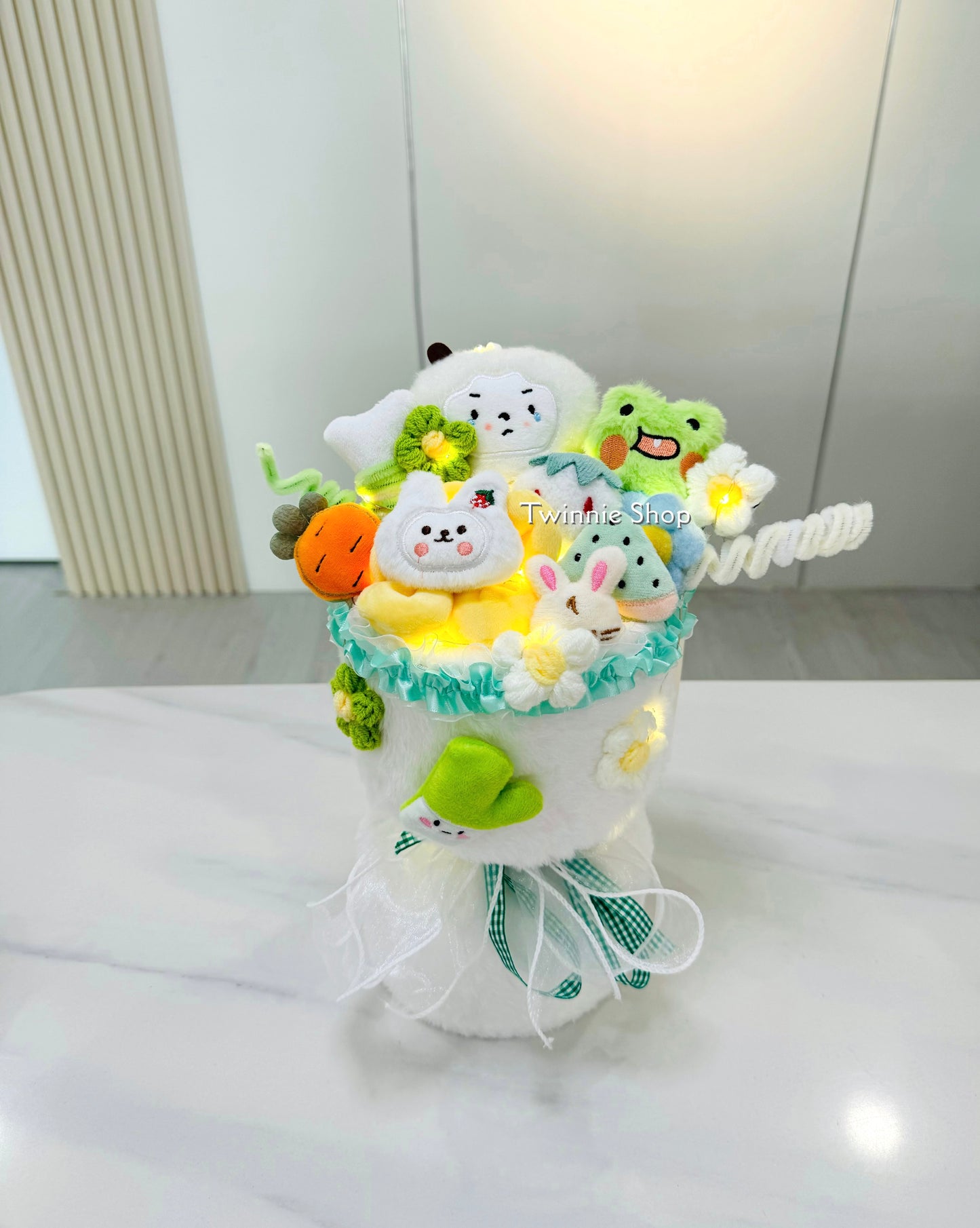 FW | White green sheep bunch