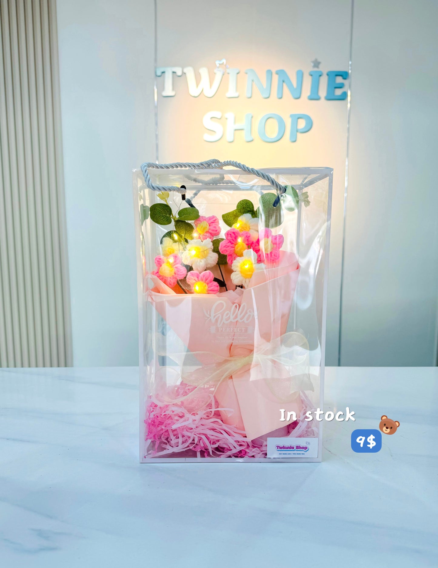 FW | Knitted Daisy gift box