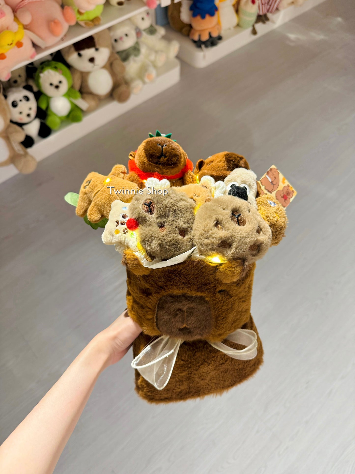 FW | Capybara flower bunch