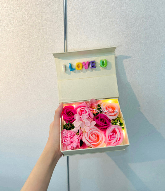 FWB | Pink rose name photo box