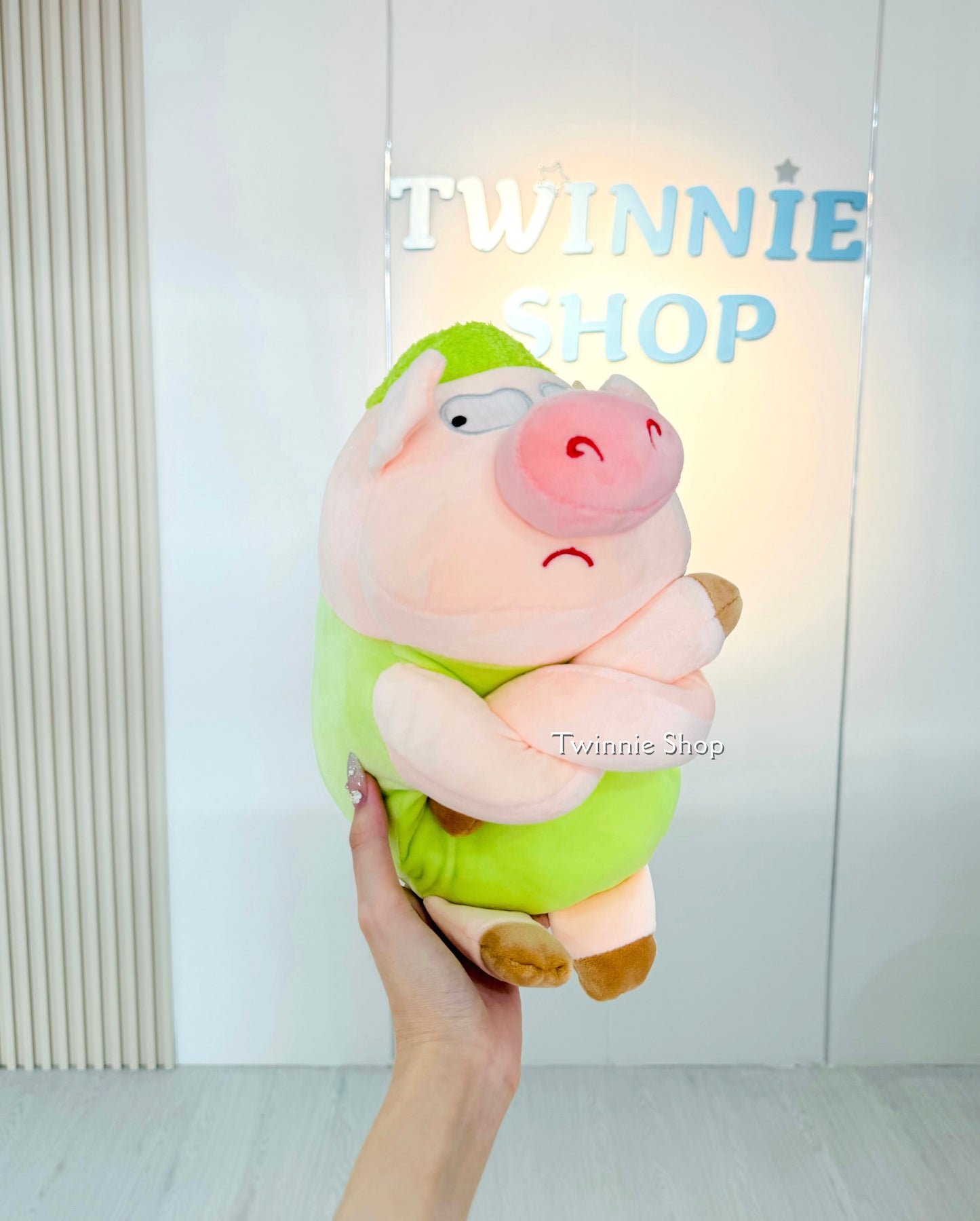 BT | Moody pig