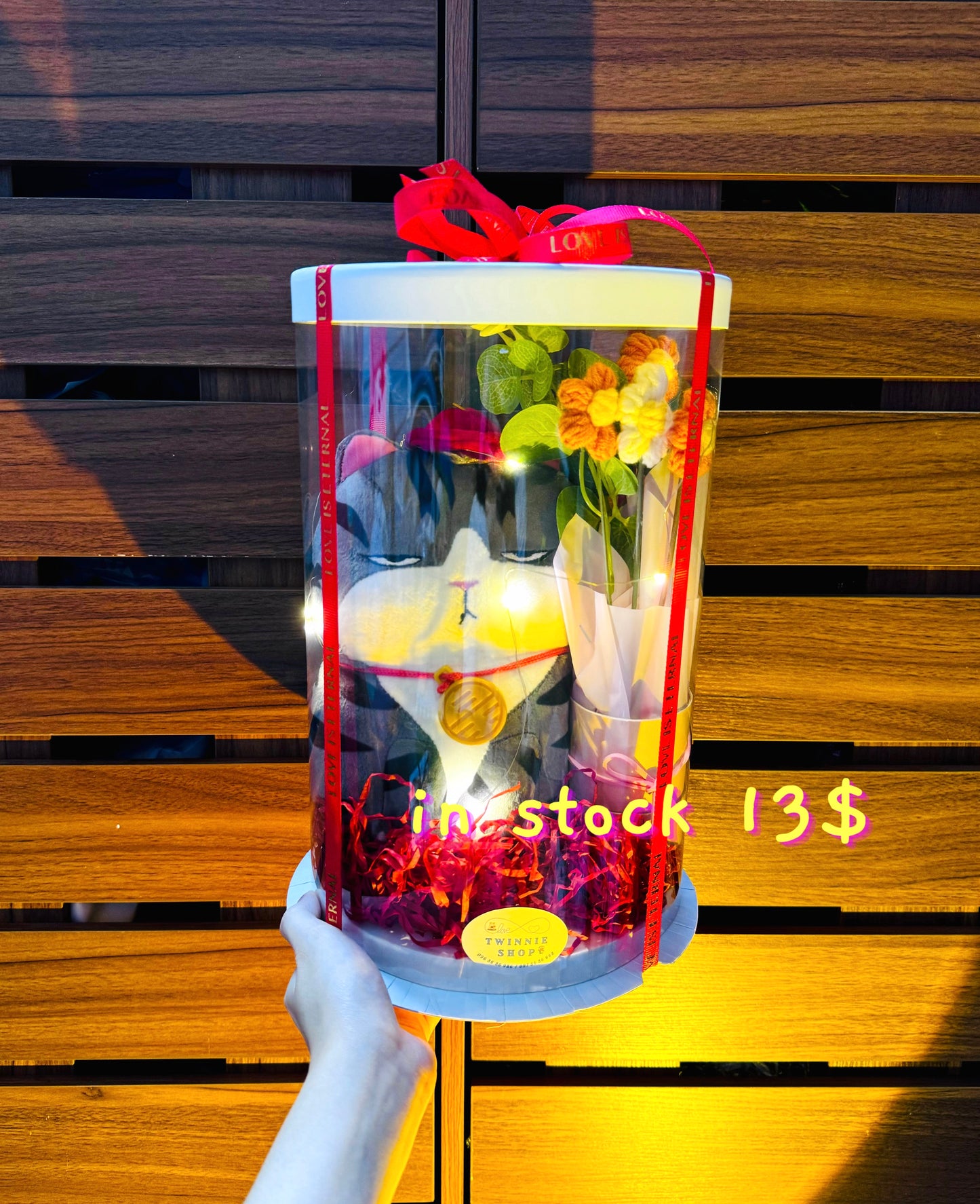 SRBFW | Moody cat flower gift box