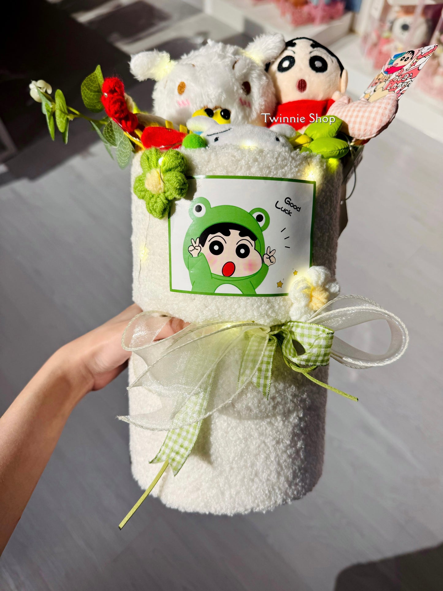 FW | White Shin Chan bunch