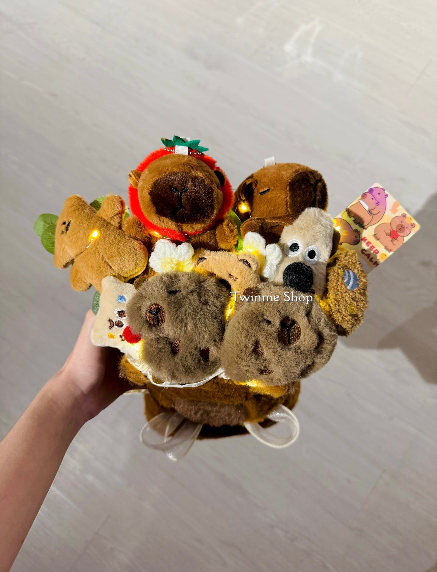 FW | Capybara flower bunch