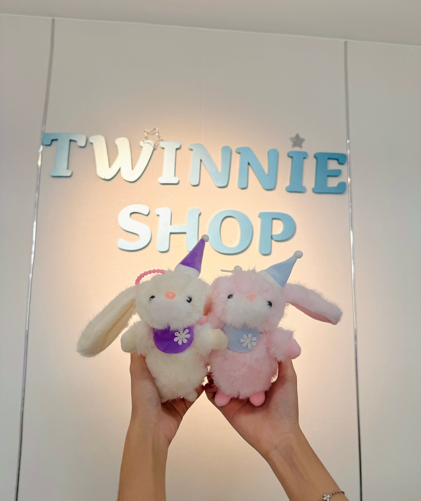 KEY | White bunny keychain