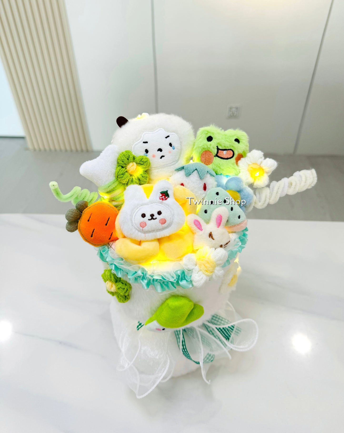 FW | White green sheep bunch