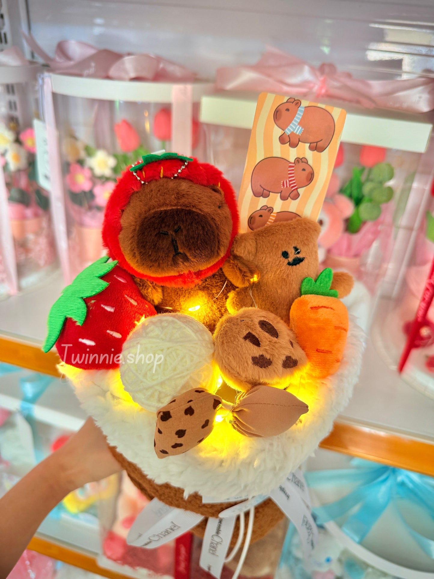 FW | Capybara flower bunch
