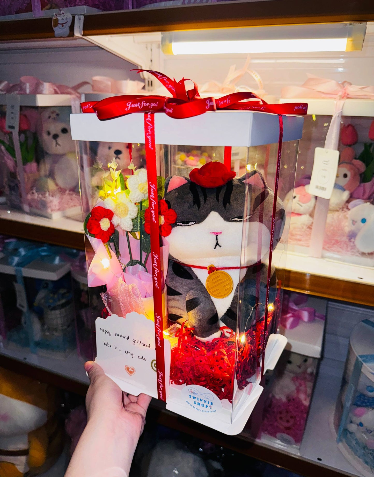 SRBFW | Moody cat flower gift box