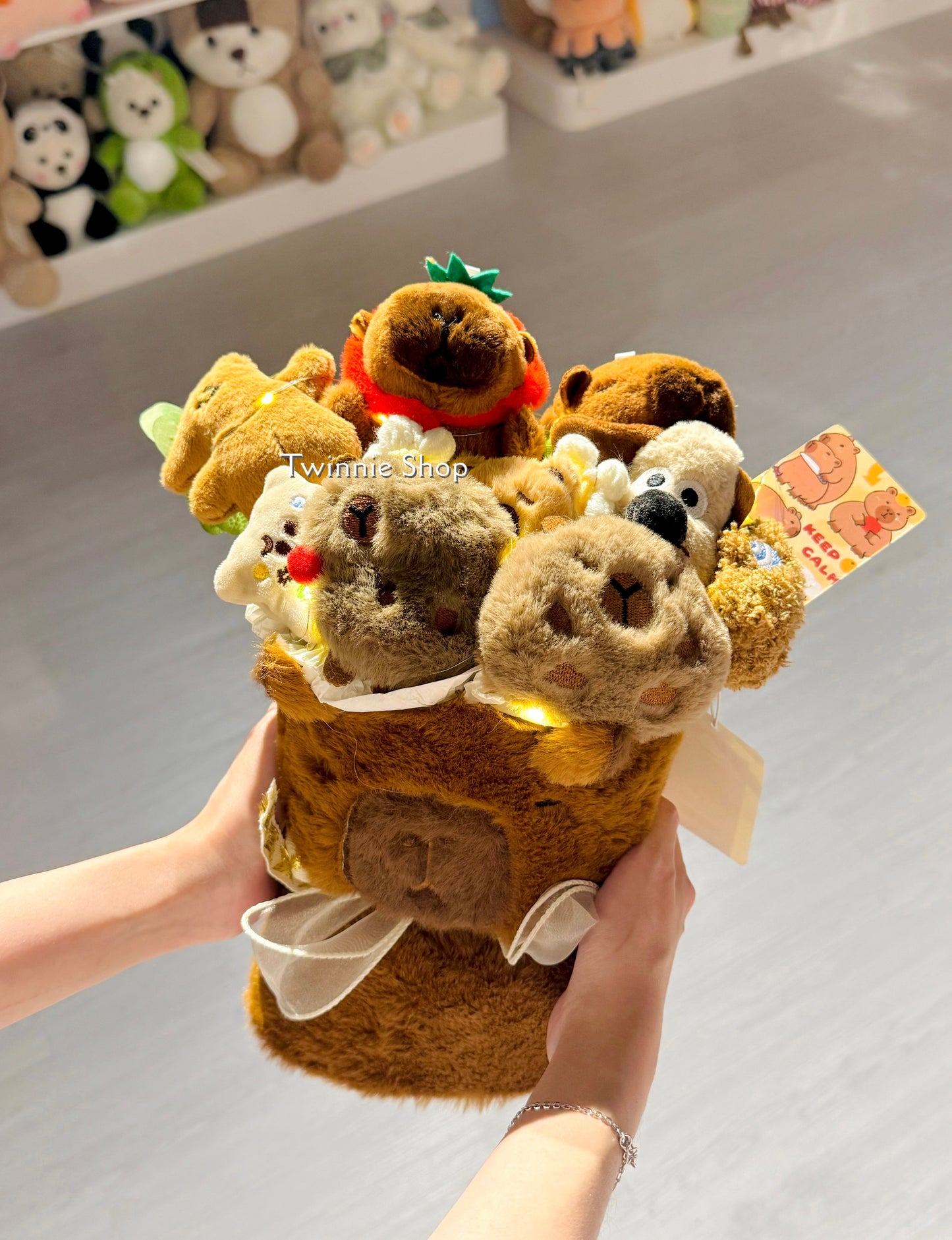 FW | Capybara flower bunch