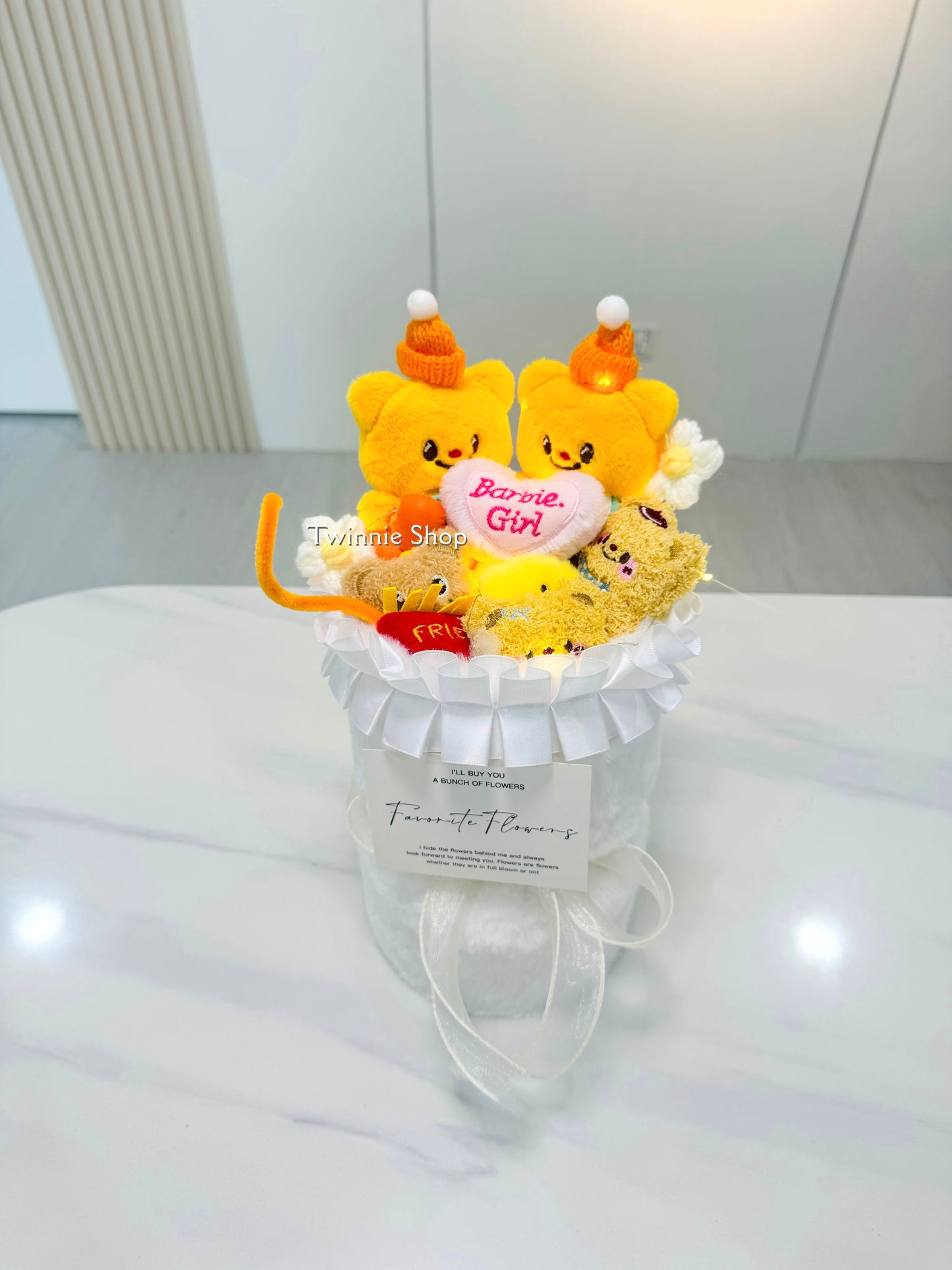FW | Butterbear white flower bunch
