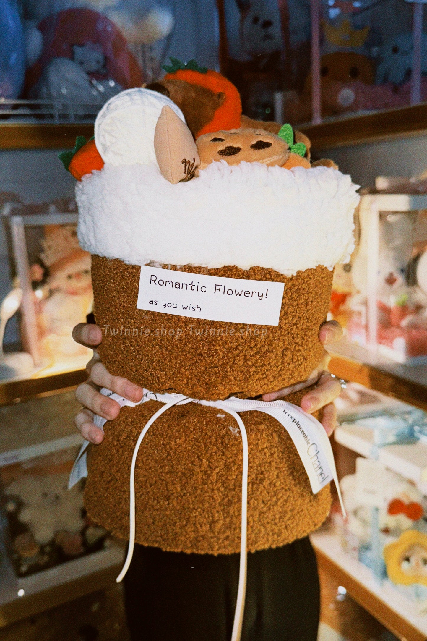 FW | Capybara flower bunch