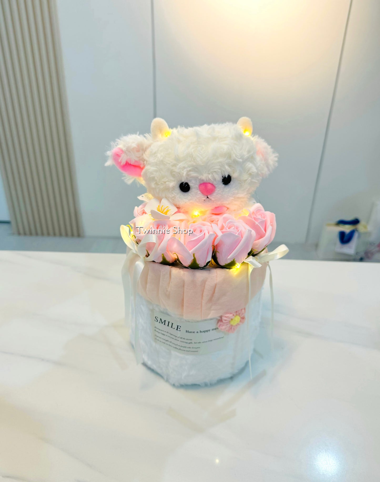 FW | Sheep rose bucket