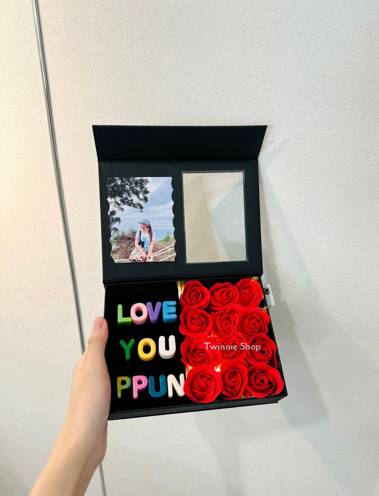 FWB | Red rose photo name box